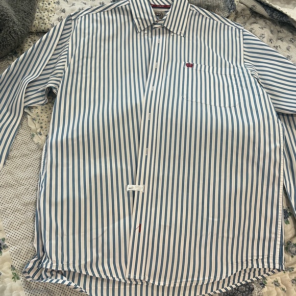 3 cinch button downs - Picture 2 of 3